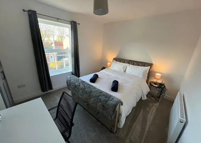 Stylish Newly Renovated Home Near Manchester City Centre