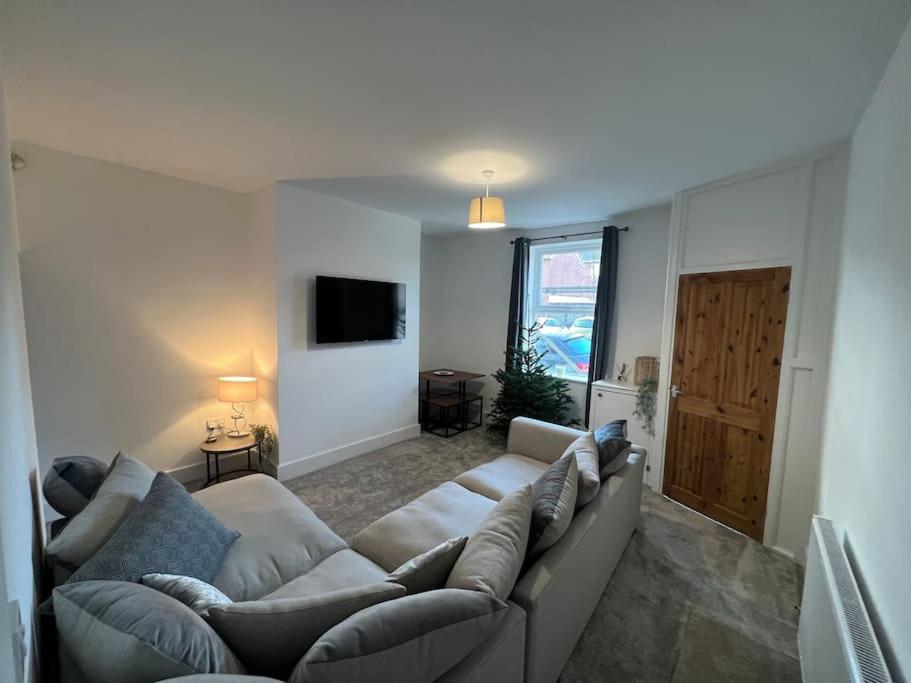 Stylish Newly Renovated Near Manchester Centre Holiday home *