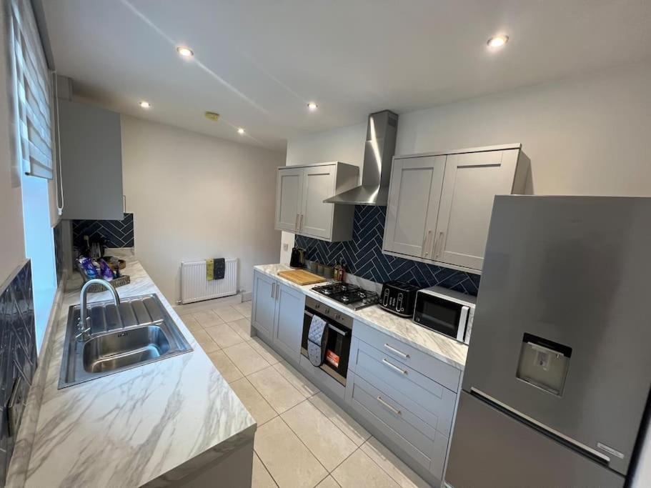 Stylish Newly Renovated Near Manchester Centre Radcliffe