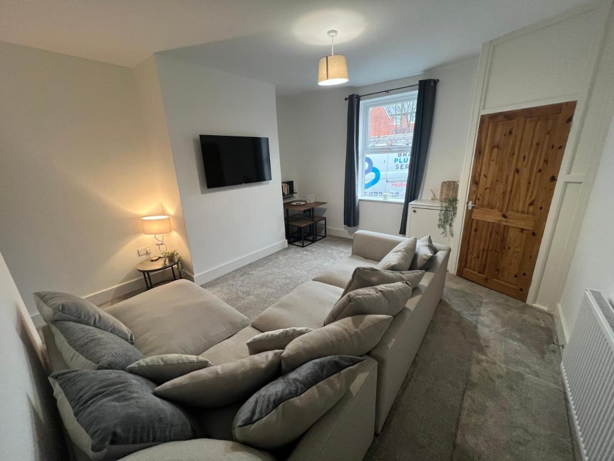 Stylish Newly Renovated Near Manchester Centre Radcliffe